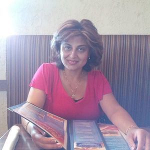 Meet your Posher, Mona